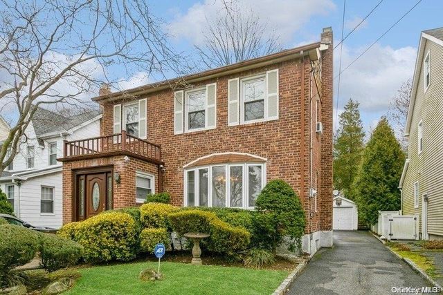 44 Jayson Avenue, Great Neck, NY 11021
