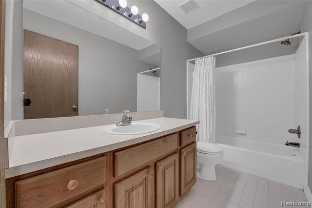 34276 Cherry Hill Lane, Chesterfield, MI 48047