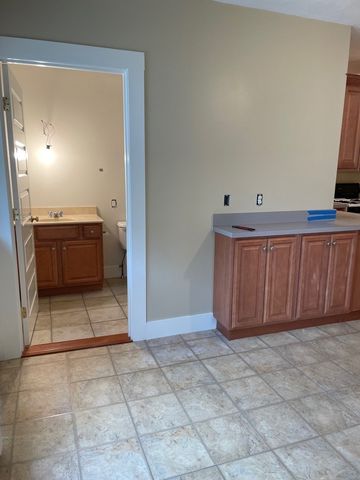 87 Pond St 2, Waltham, MA 02453