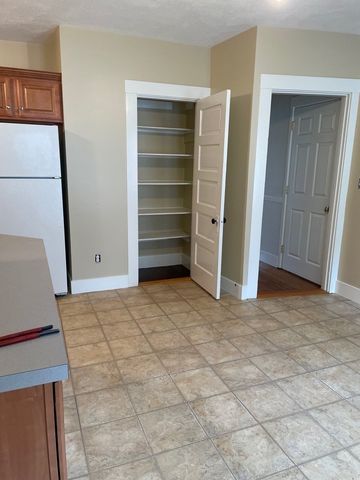 87 Pond St 2, Waltham, MA 02453