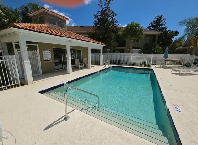 15215 AMBERLY DRIVE 907, Tampa, FL 33647