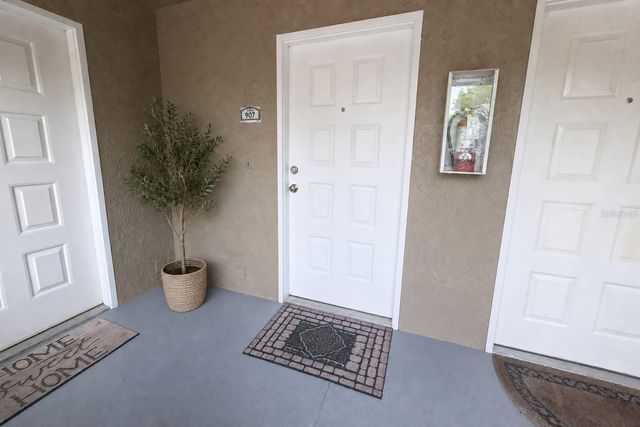 15215 AMBERLY DRIVE 907, Tampa, FL 33647