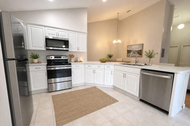 15215 AMBERLY DRIVE 907, Tampa, FL 33647