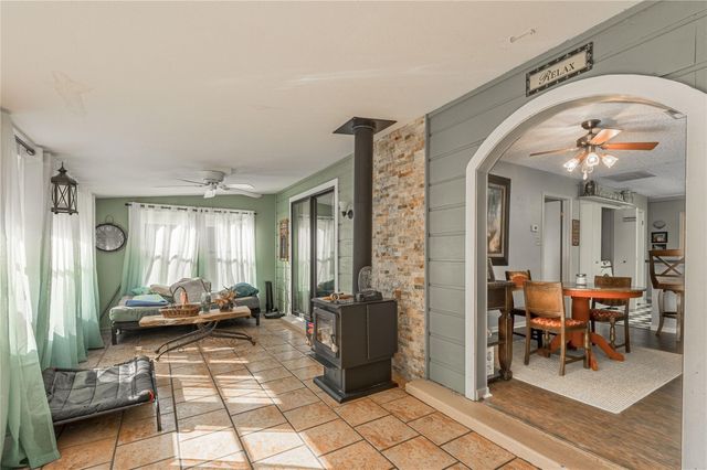 37 Spreading Oak, Trinity, TX 75862