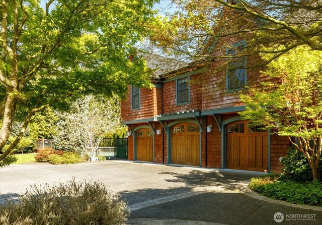 5848 Mutiny Bay Road, Freeland, WA 98249