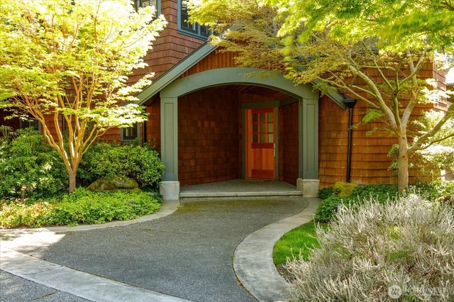 5848 Mutiny Bay Road, Freeland, WA 98249