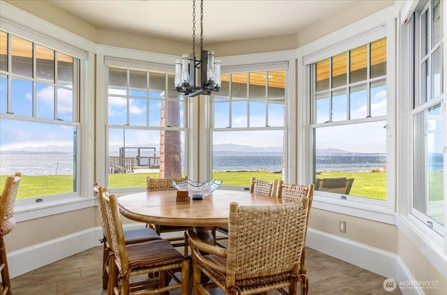 5848 Mutiny Bay Road, Freeland, WA 98249