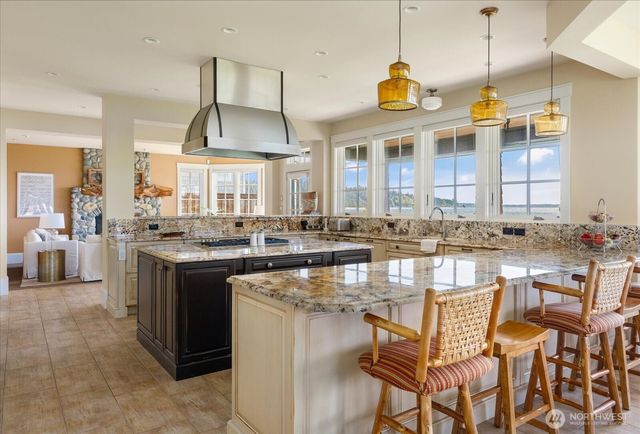 5848 Mutiny Bay Road, Freeland, WA 98249