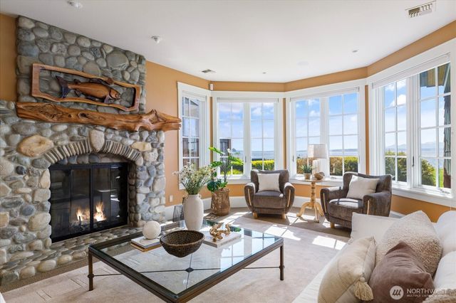 5848 Mutiny Bay Road, Freeland, WA 98249