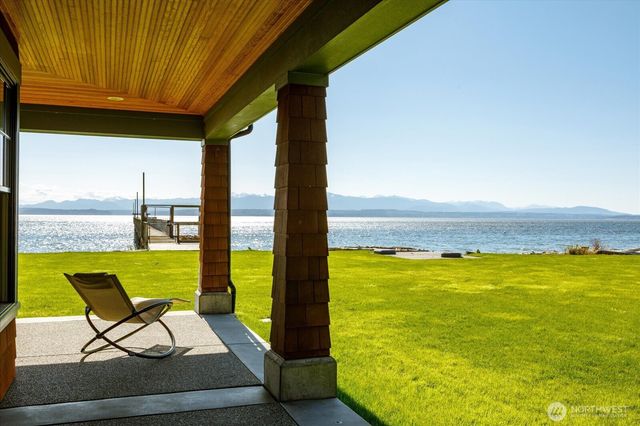 5848 Mutiny Bay Road, Freeland, WA 98249