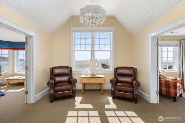 5848 Mutiny Bay Road, Freeland, WA 98249