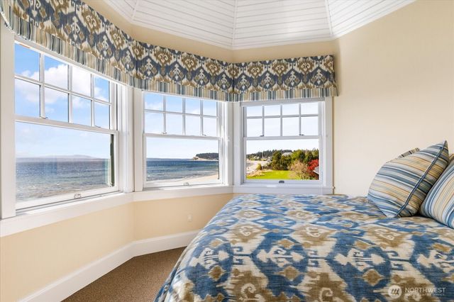 5848 Mutiny Bay Road, Freeland, WA 98249