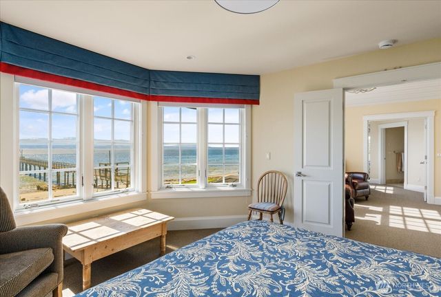 5848 Mutiny Bay Road, Freeland, WA 98249