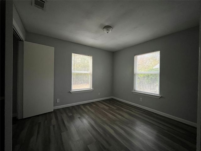 2020 Nomas Street, Dallas, TX 75212