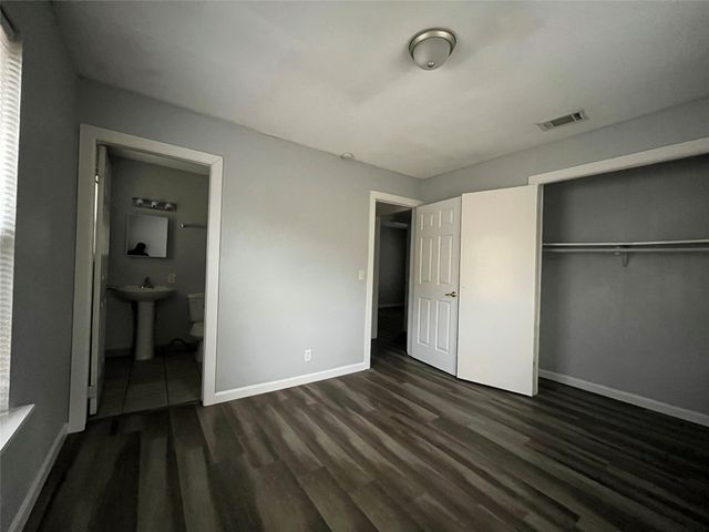 2020 Nomas Street, Dallas, TX 75212