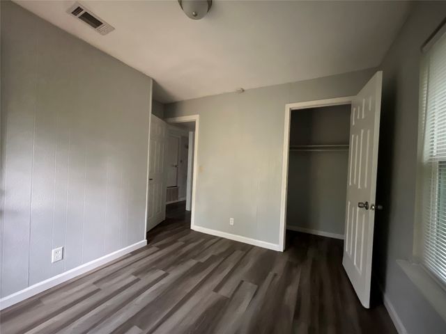 2020 Nomas Street, Dallas, TX 75212