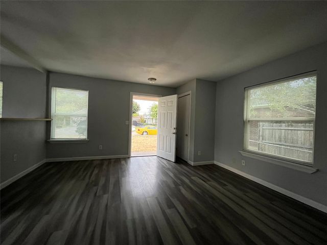 2020 Nomas Street, Dallas, TX 75212