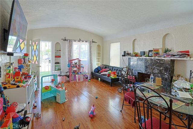 410 E 60th St, Long Beach, CA 90805