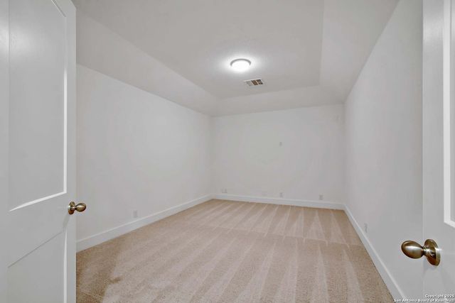 125 Pin Oak, Castroville, TX 78009