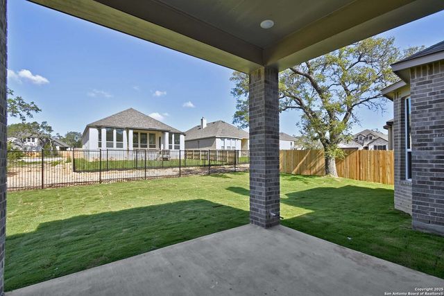 125 Pin Oak, Castroville, TX 78009