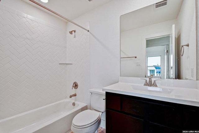 125 Pin Oak, Castroville, TX 78009