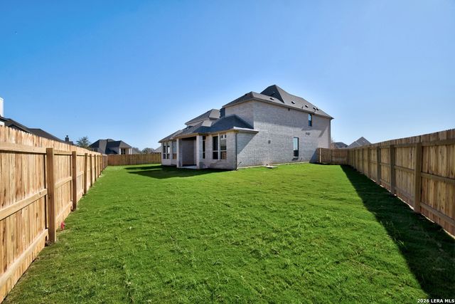 125 Pin Oak, Castroville, TX 78009