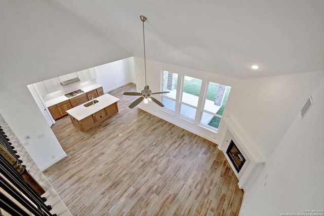 125 Pin Oak, Castroville, TX 78009