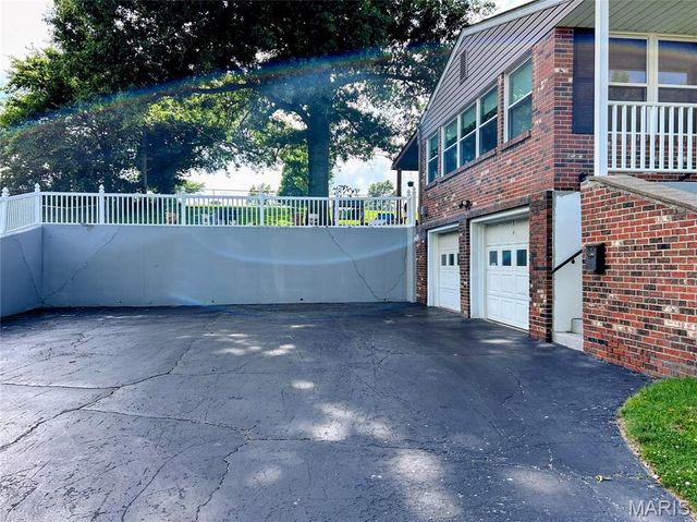 1107 Virginia Avenue, Crystal City, MO 63019