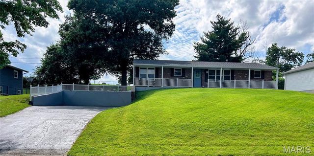 1107 Virginia Avenue, Crystal City, MO 63019