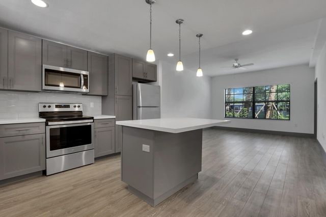 540 NE 14th Court 103, Fort Lauderdale, FL 33304
