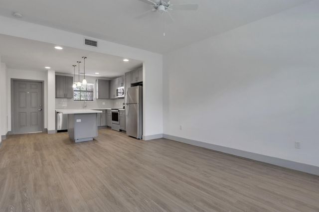 540 NE 14th Court 103, Fort Lauderdale, FL 33304