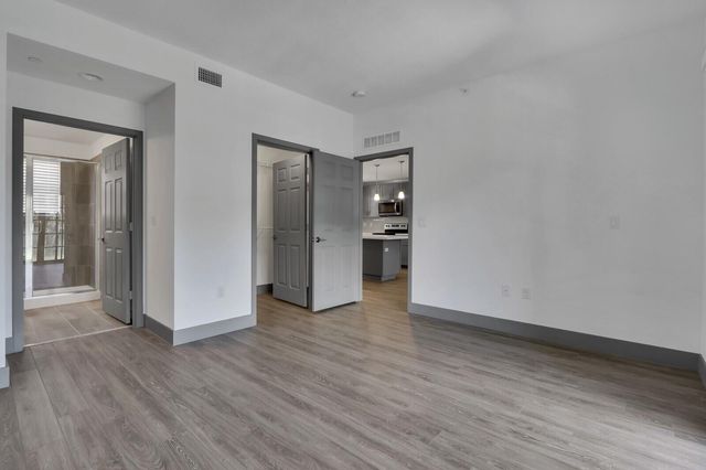 540 NE 14th Court 103, Fort Lauderdale, FL 33304