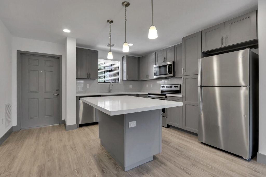 540 NE 14th Court 103, Fort Lauderdale, FL 33304