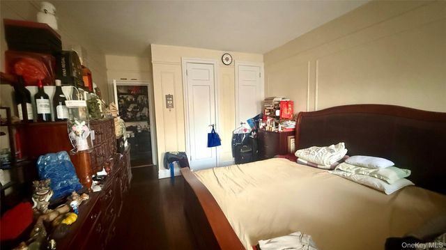 4220 Kissena Boulevard E18, Flushing, NY 11355
