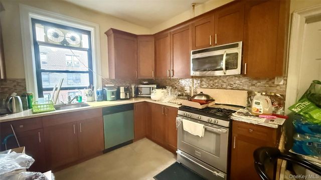 4220 Kissena Boulevard E18, Flushing, NY 11355