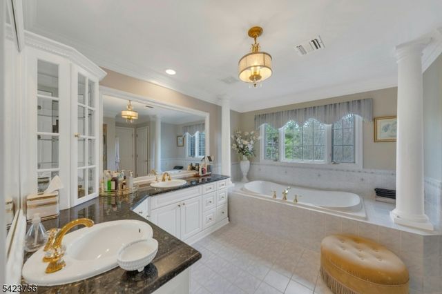 11 Baltusrol Way, Bernards Twp., NJ 07931