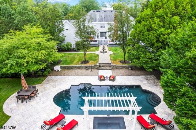 11 Baltusrol Way, Bernards Twp., NJ 07931