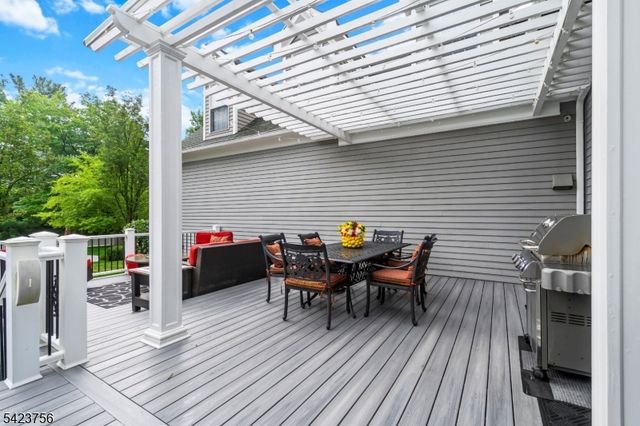 11 Baltusrol Way, Bernards Twp., NJ 07931