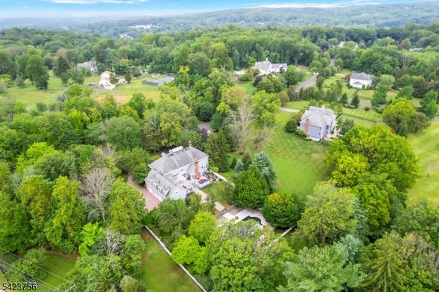 11 Baltusrol Way, Bernards Twp., NJ 07931