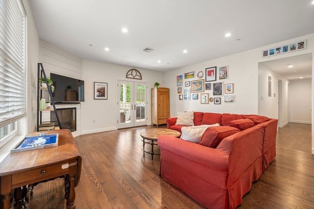 213 E Eagle St 3, Boston, MA 02128
