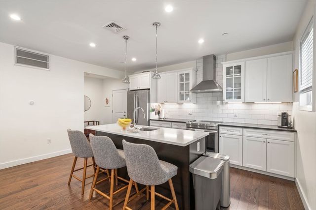 213 E Eagle St 3, Boston, MA 02128