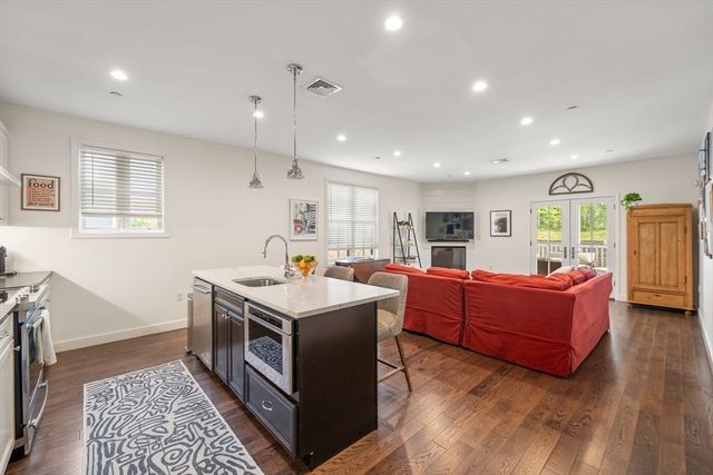 213 E Eagle St 3, Boston, MA 02128