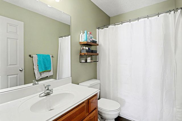 2512 Mainsgate Dr, Augusta, KS 67010