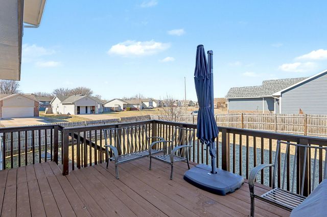 2512 Mainsgate Dr, Augusta, KS 67010