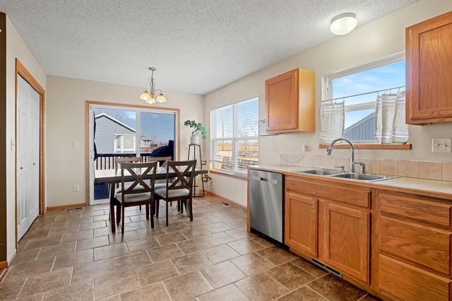 2512 Mainsgate Dr, Augusta, KS 67010