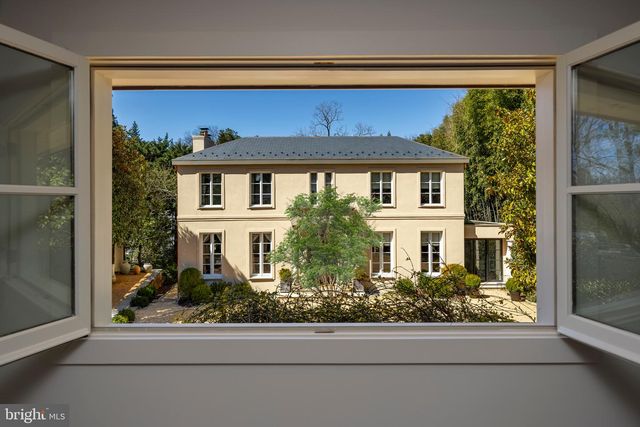 2740 CHAIN BRIDGE RD NW, Washington, DC 20016