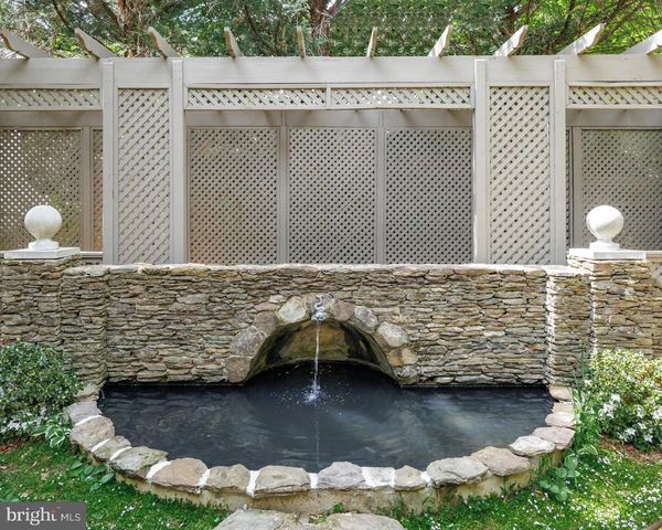 2740 CHAIN BRIDGE RD NW, Washington, DC 20016