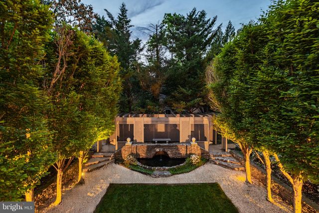 2740 CHAIN BRIDGE RD NW, Washington, DC 20016