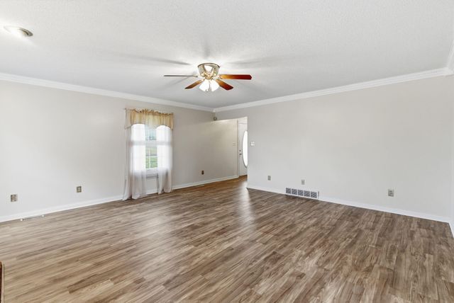 500 Natures Pointe Drive, Somerset, KY 42503