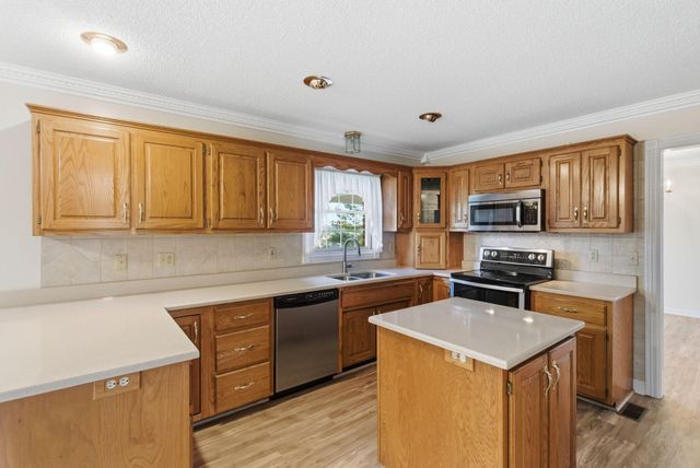 500 Natures Pointe Drive, Somerset, KY 42503